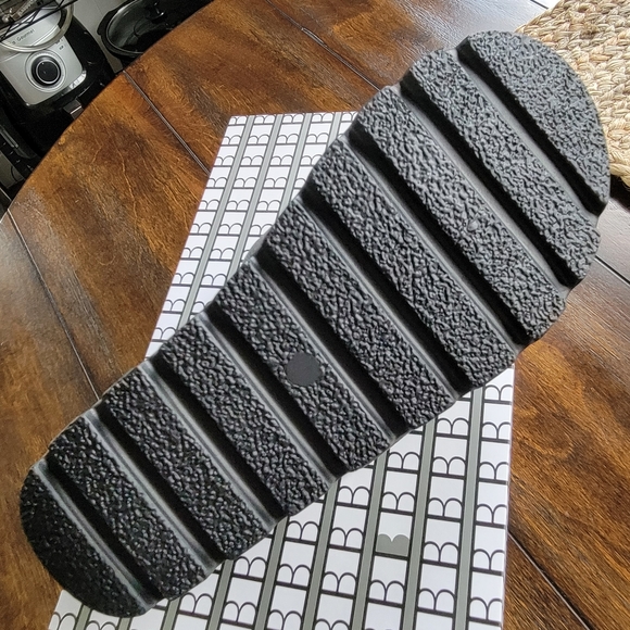 Slides - Picture 5 of 6